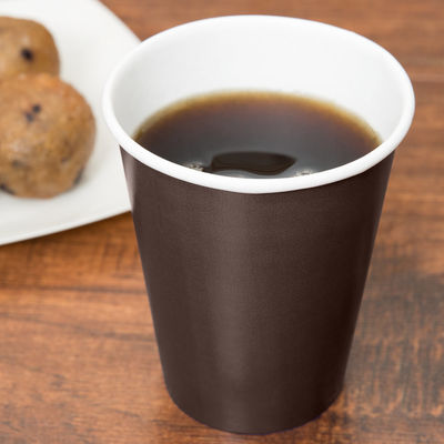 白書のコーヒー カップのエスプレッソは熱く/冷たい飲料のDrinkiの冷たい飲料の黒26ozの再生利用できる使い捨て可能な紙コップをすくう